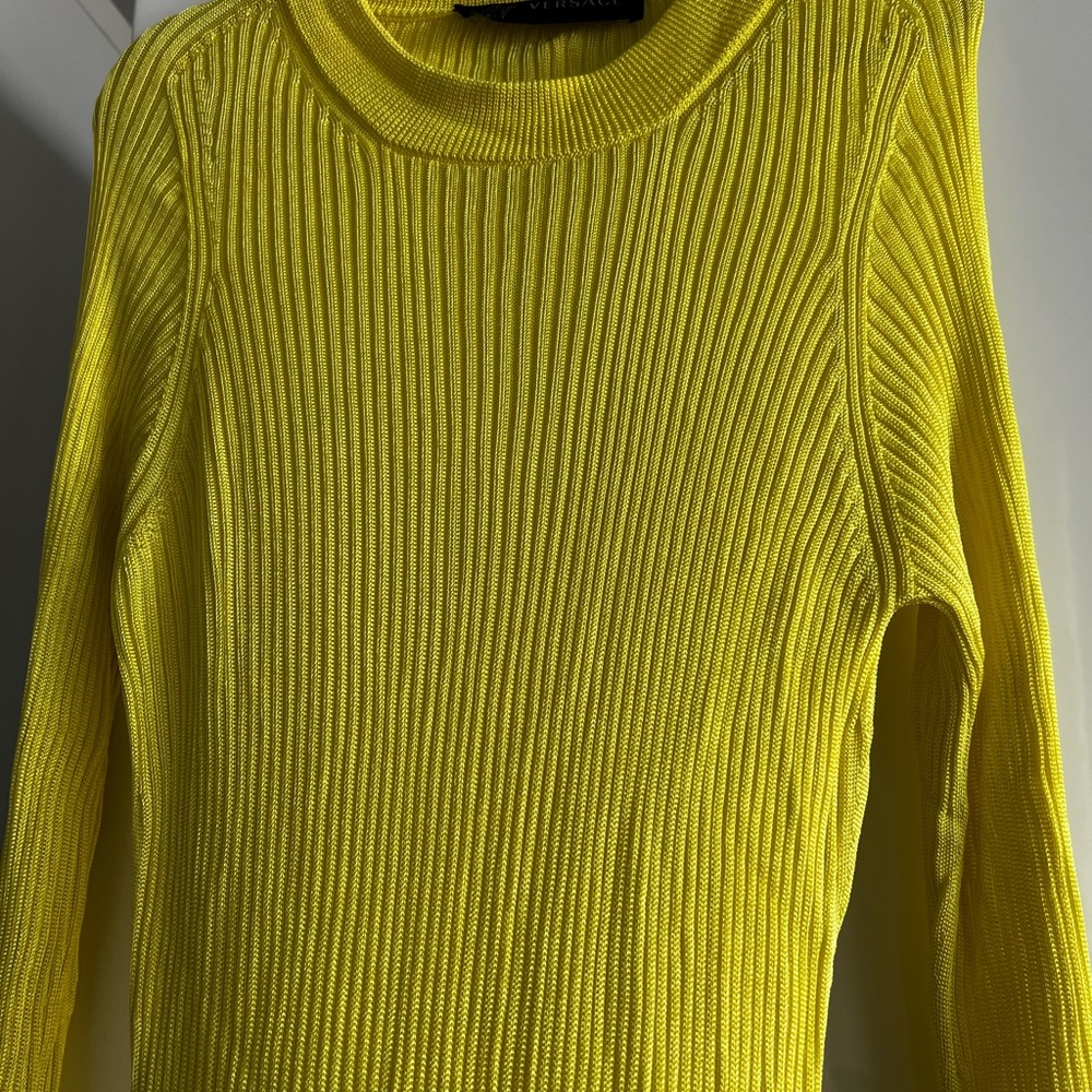 Versace - Picture 2 of 6